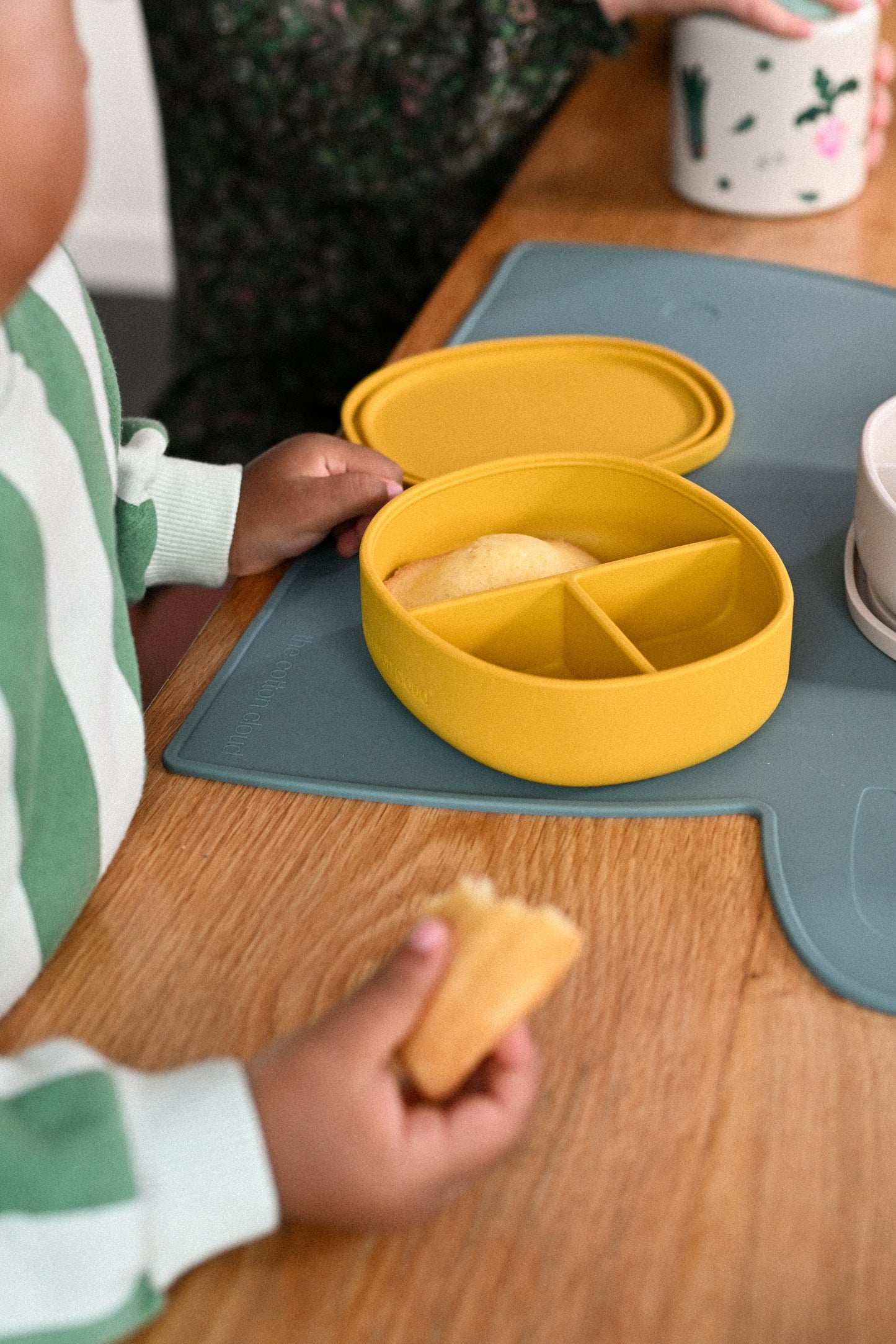 Alfie the Lion Lunchbox Mustard