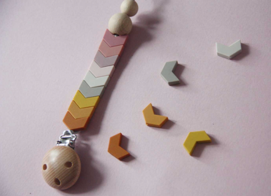 Small Chevron Pacifier Holder Rose